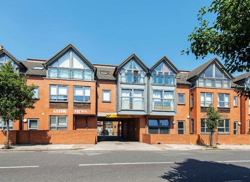 Flat Kilburn Lane in Greater London