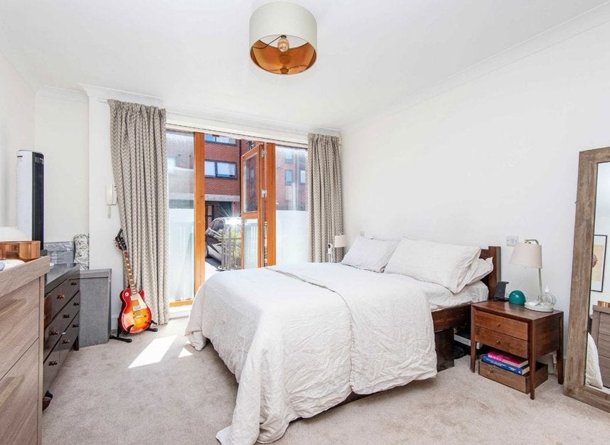 Flat Kilburn Lane in Greater London