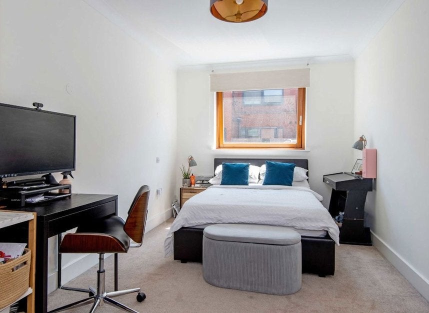 Flat Kilburn Lane in Greater London