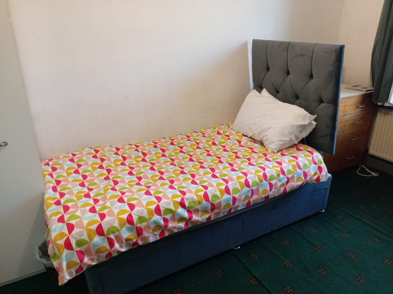 Room Grantham Terrace in Bradford