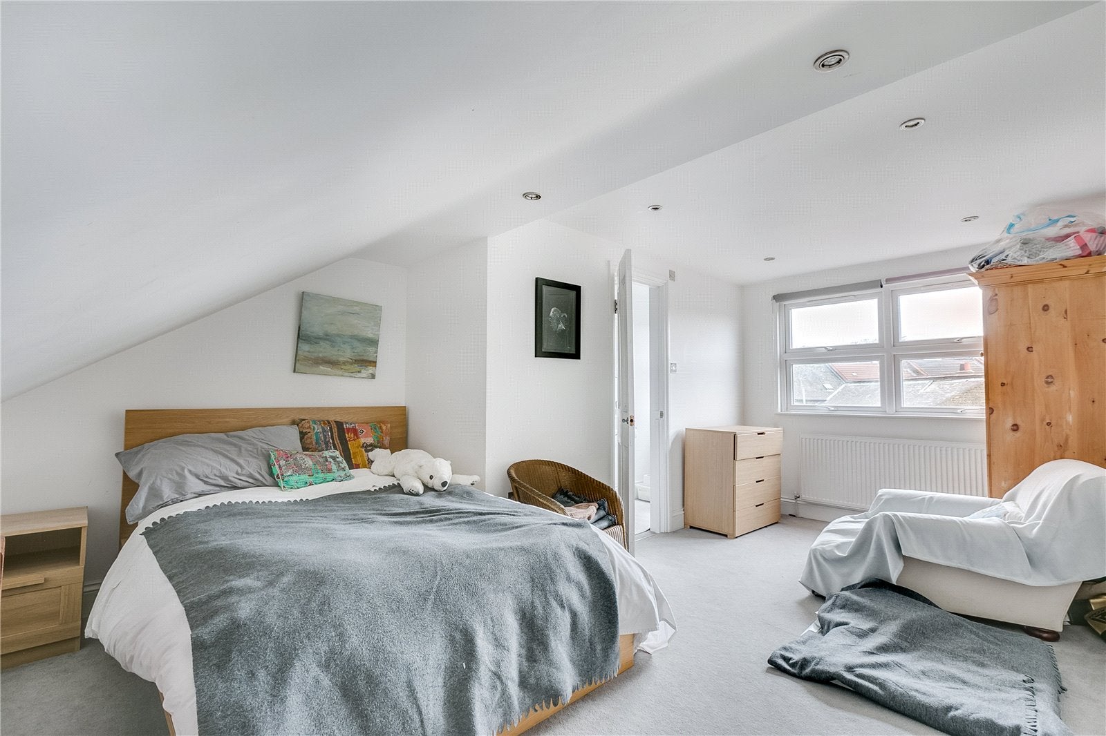 Flat Bathurst Gardens in Greater London