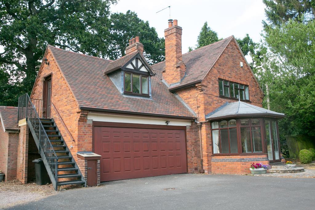 House Walnut Lane in Bromsgrove