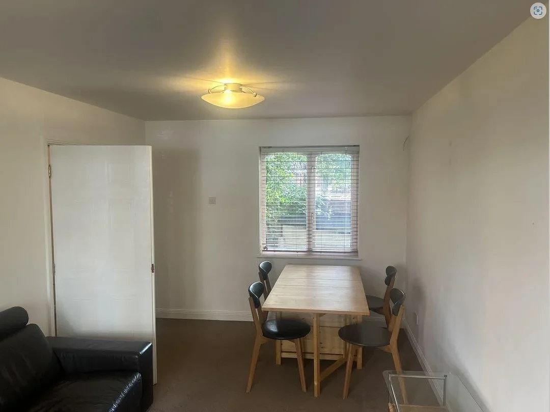 Flat Webber Street in Greater London