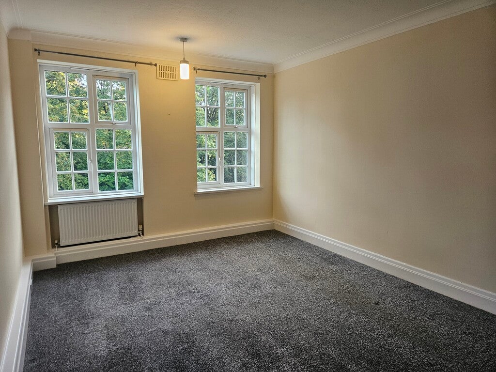 Flat Mapperley Gardens in Birmingham