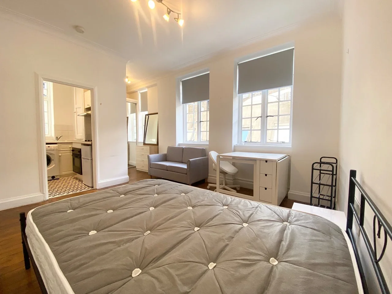 Flat Beaumont Street in City of Westminster