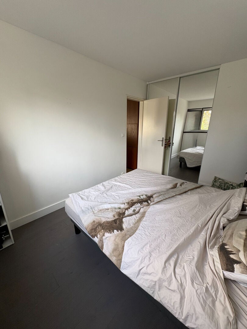 Flat Rue Hudri in Courbevoie