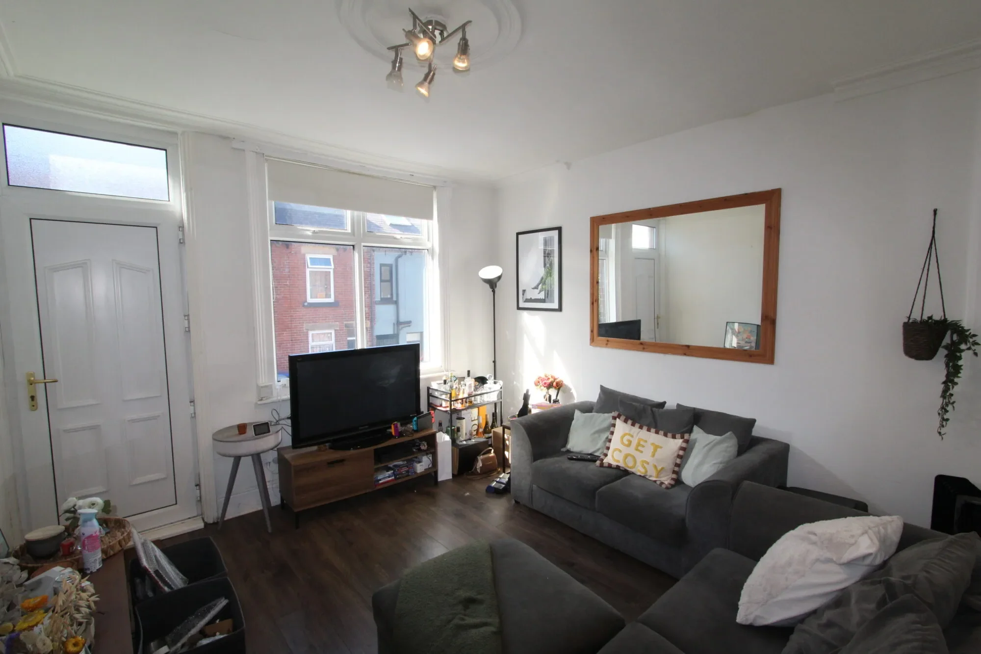 Flat Parsonage Street in Sheffield