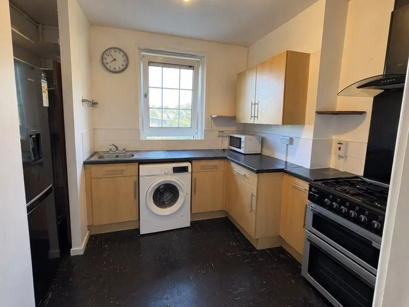 Room Saltwell Street in Greater London