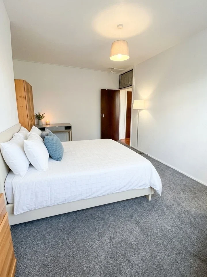 Room Saltwell Street in Greater London