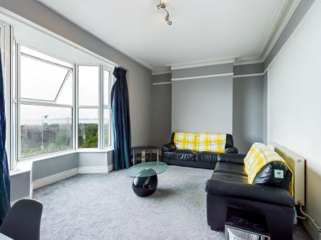 Flat Brooklands Terrace in Swansea
