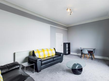Flat Brooklands Terrace in Swansea