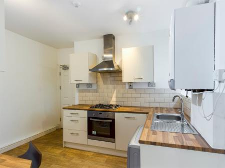 Flat Brooklands Terrace in Swansea