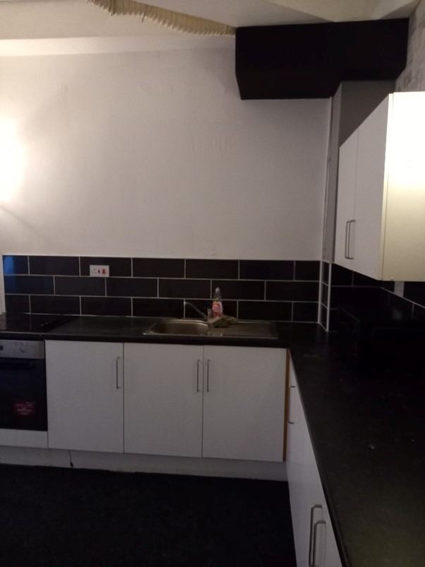 Flat Swan Square in Stoke-on-Trent