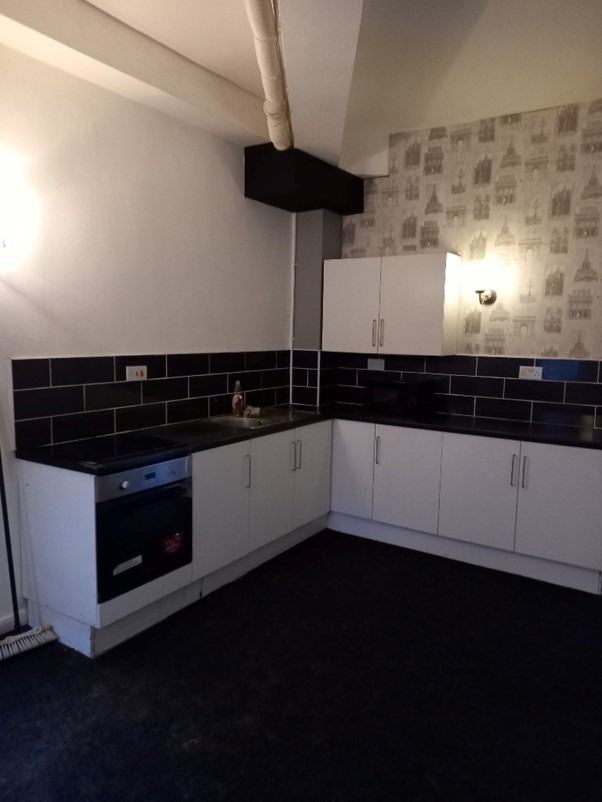 Flat Swan Square in Stoke-on-Trent