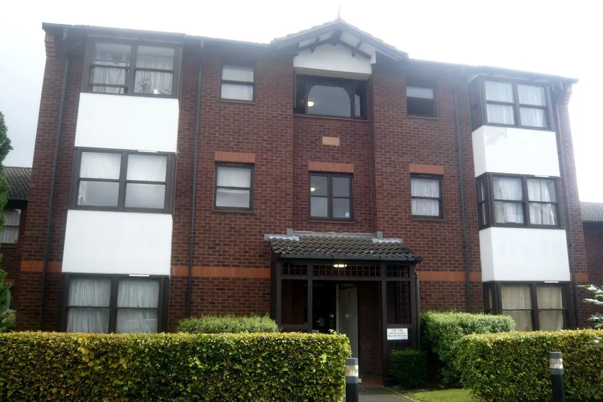 Flat Mayfield Road in Greater London