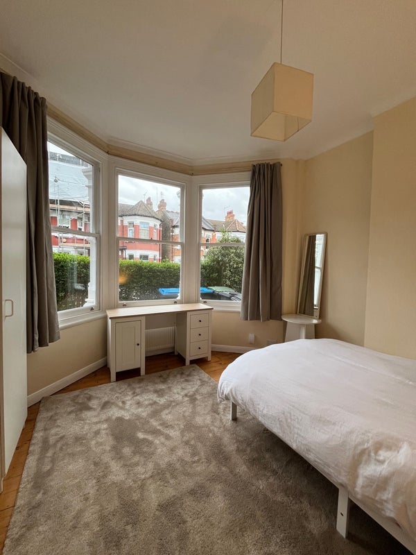 Room Osborne Road in Greater London
