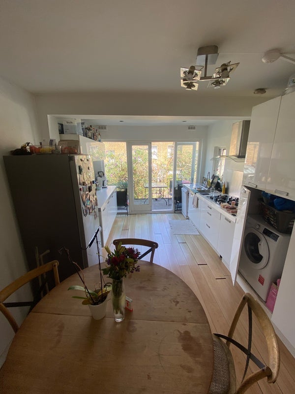 Room Radipole Road in Greater London