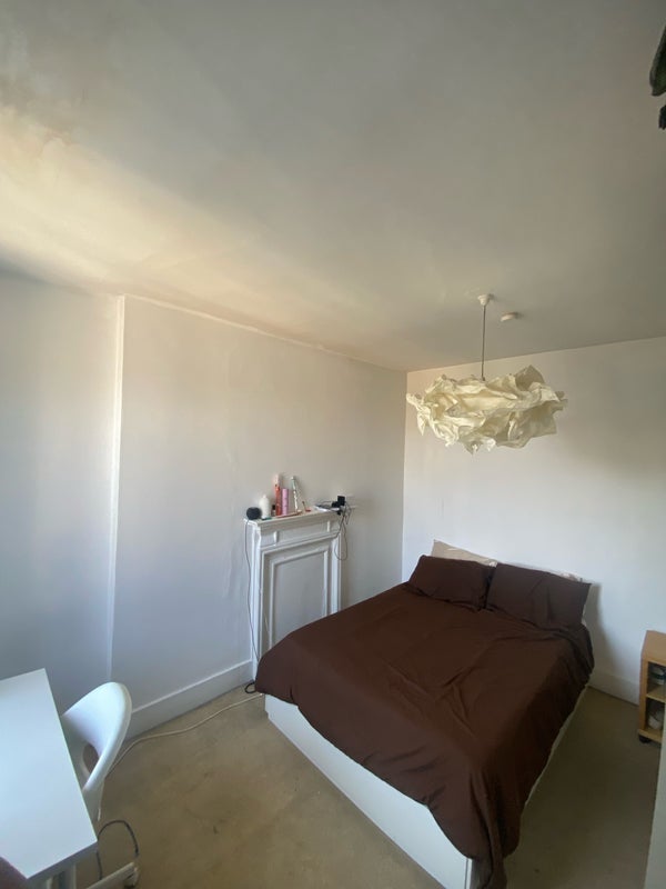 Room Radipole Road in Greater London
