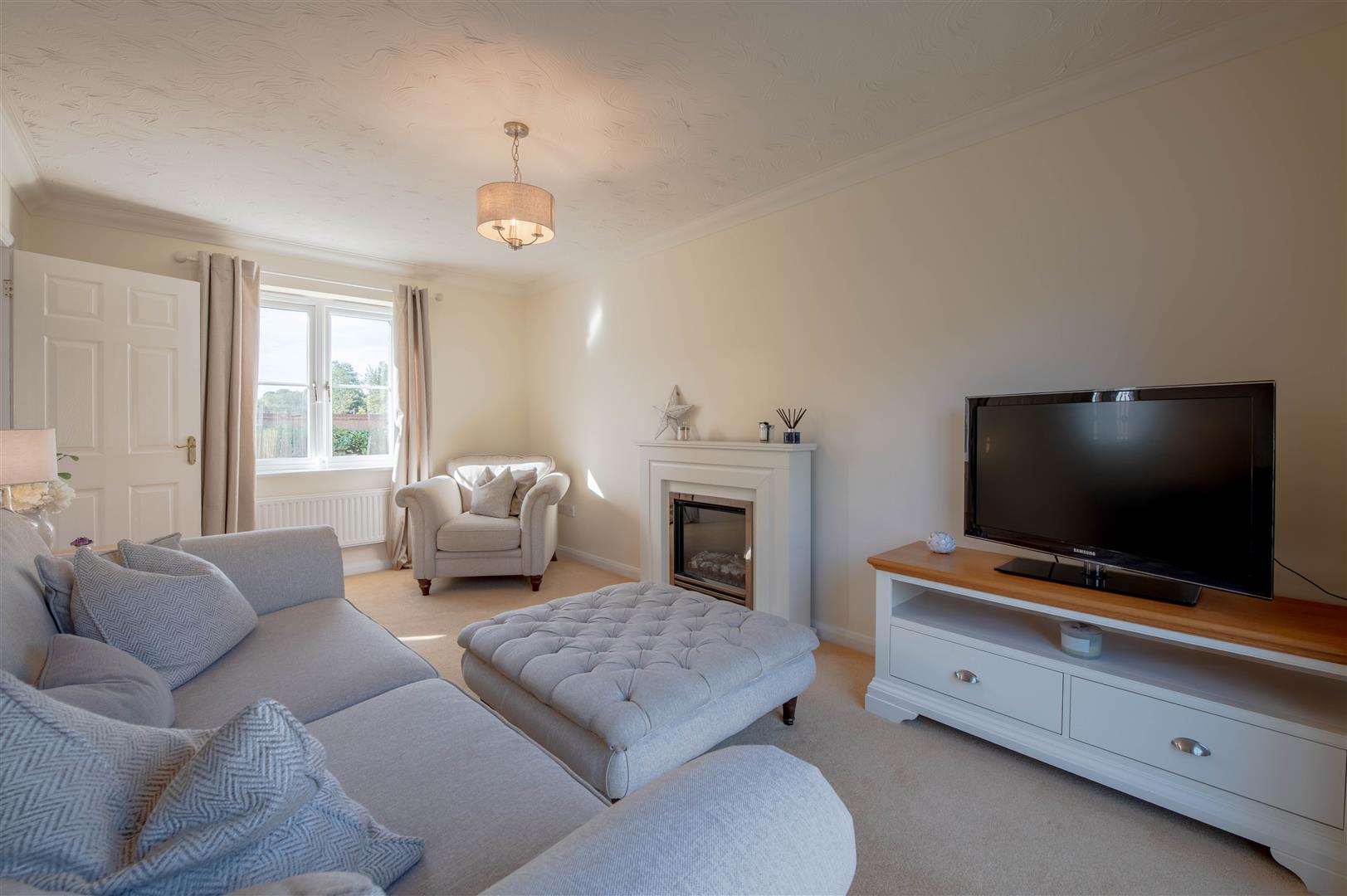 House Larkin Gardens in Higham Ferrers