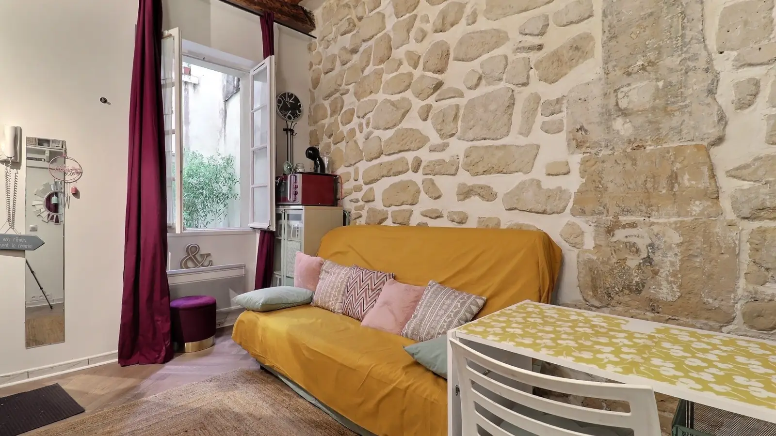 Room Rue des Rosiers in Paris
