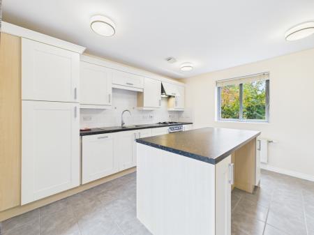 House Mailing Way in Basingstoke and Deane