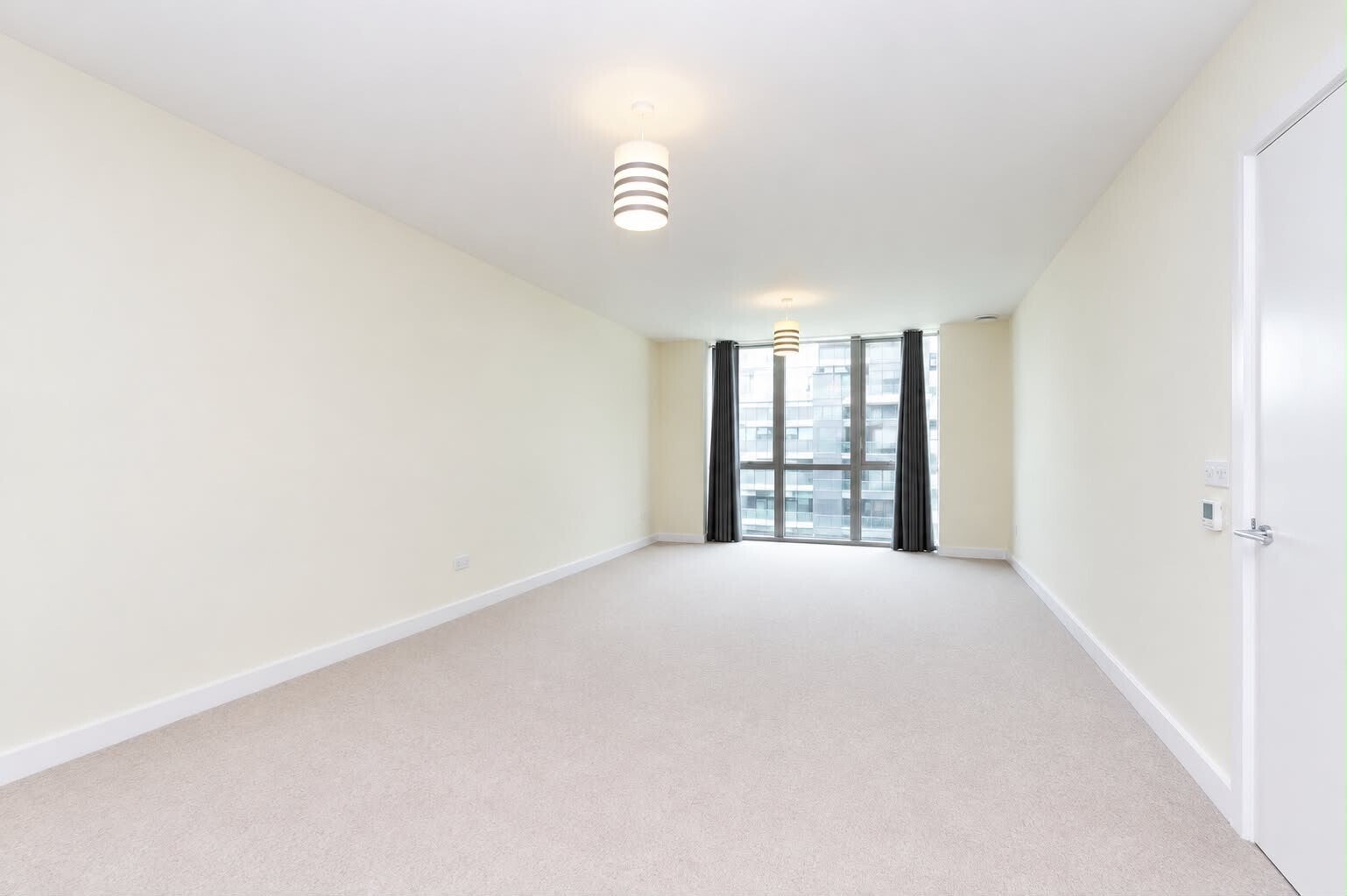 Flat Wellesley Road in Greater London