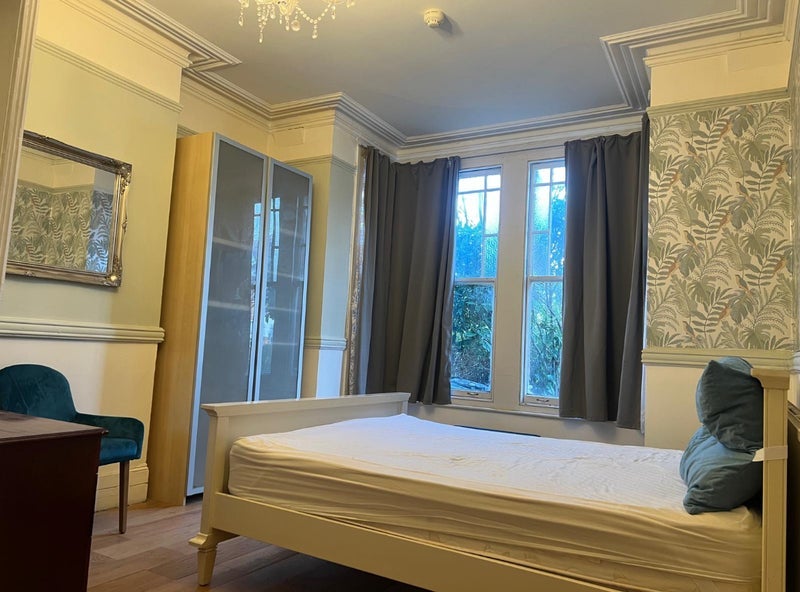 Room Harold Road in Greater London