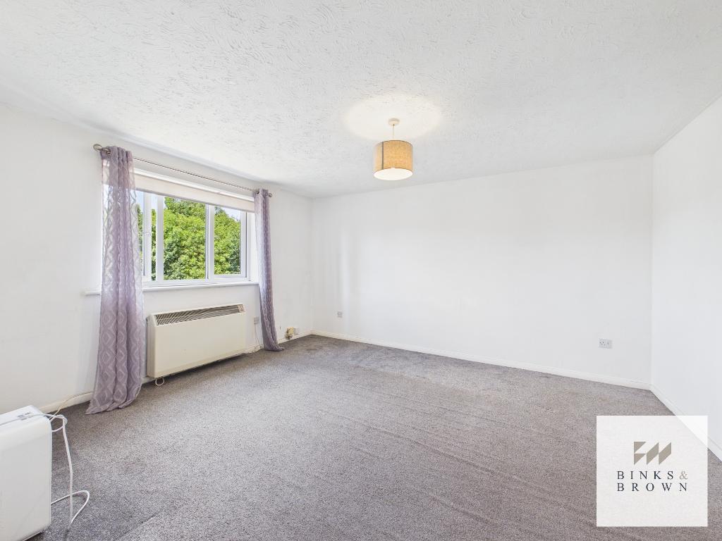 Flat Waterville Drive in Basildon