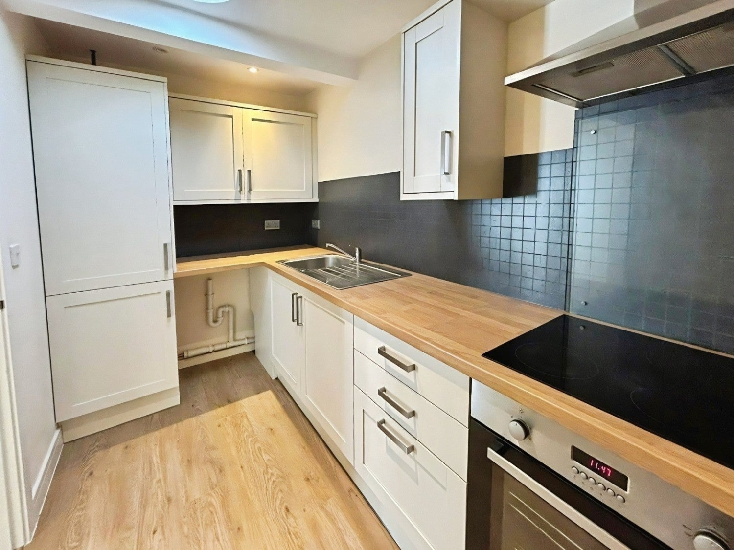 Flat New Penkridge Road in Cannock Chase