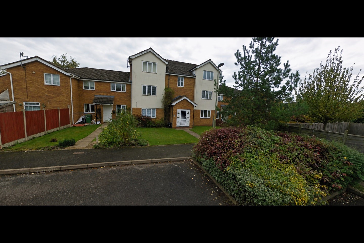 Flat Foxdale Drive in Dudley