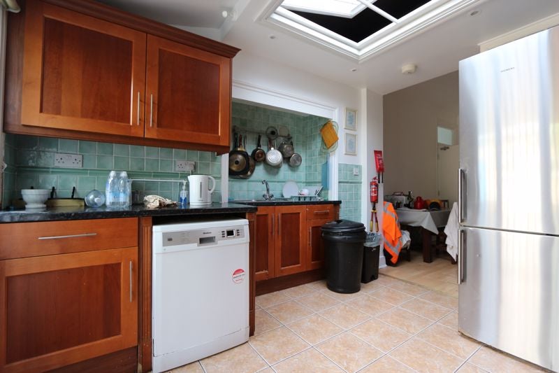 Room Hargrave Road in Greater London