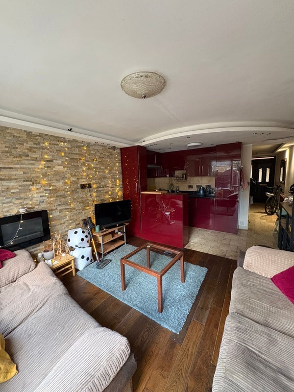 Room Solway Close in Greater London