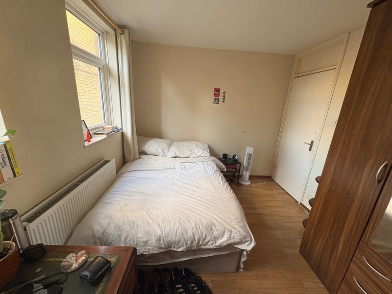 Room Solway Close in Greater London