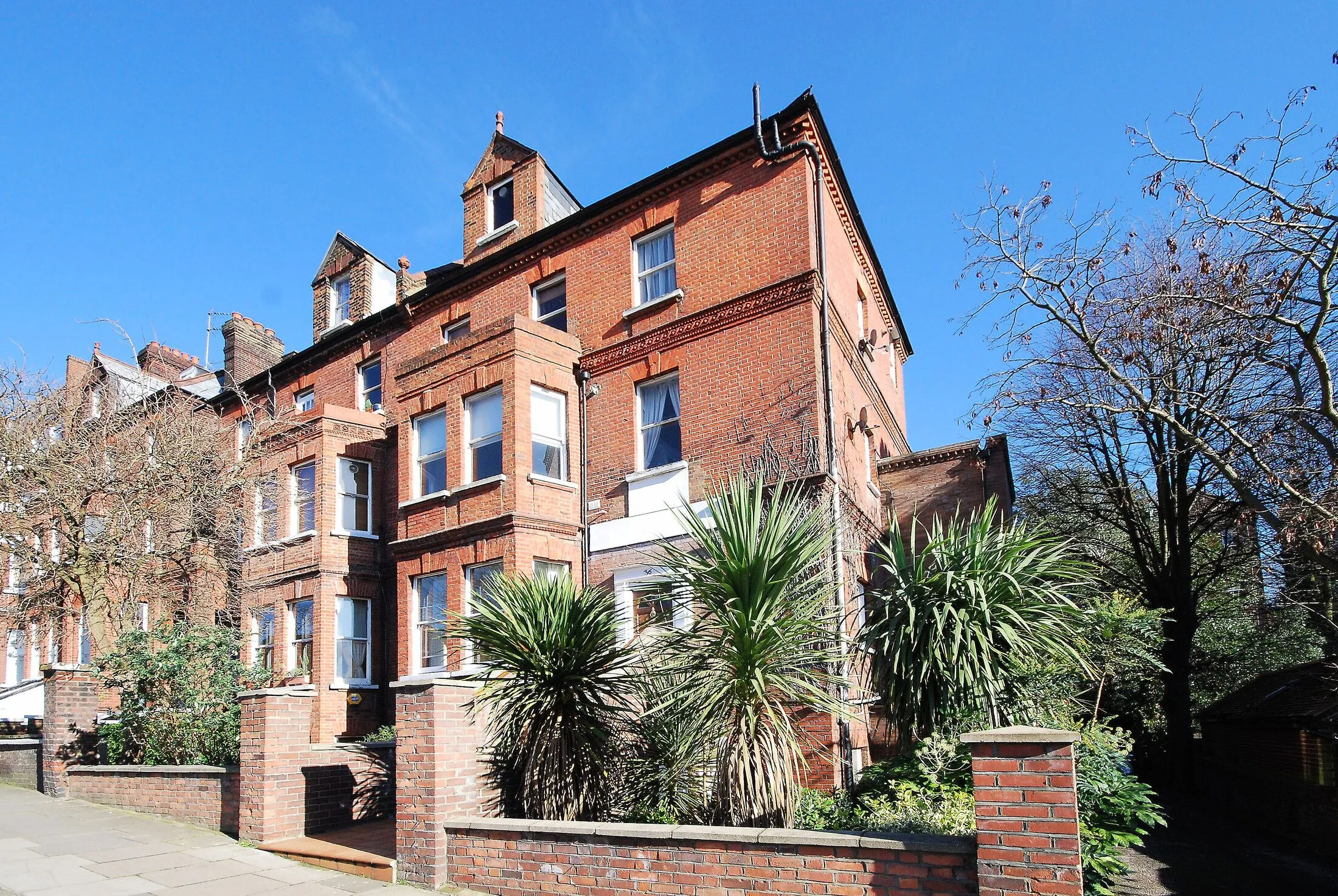 Flat Frognal in Greater London