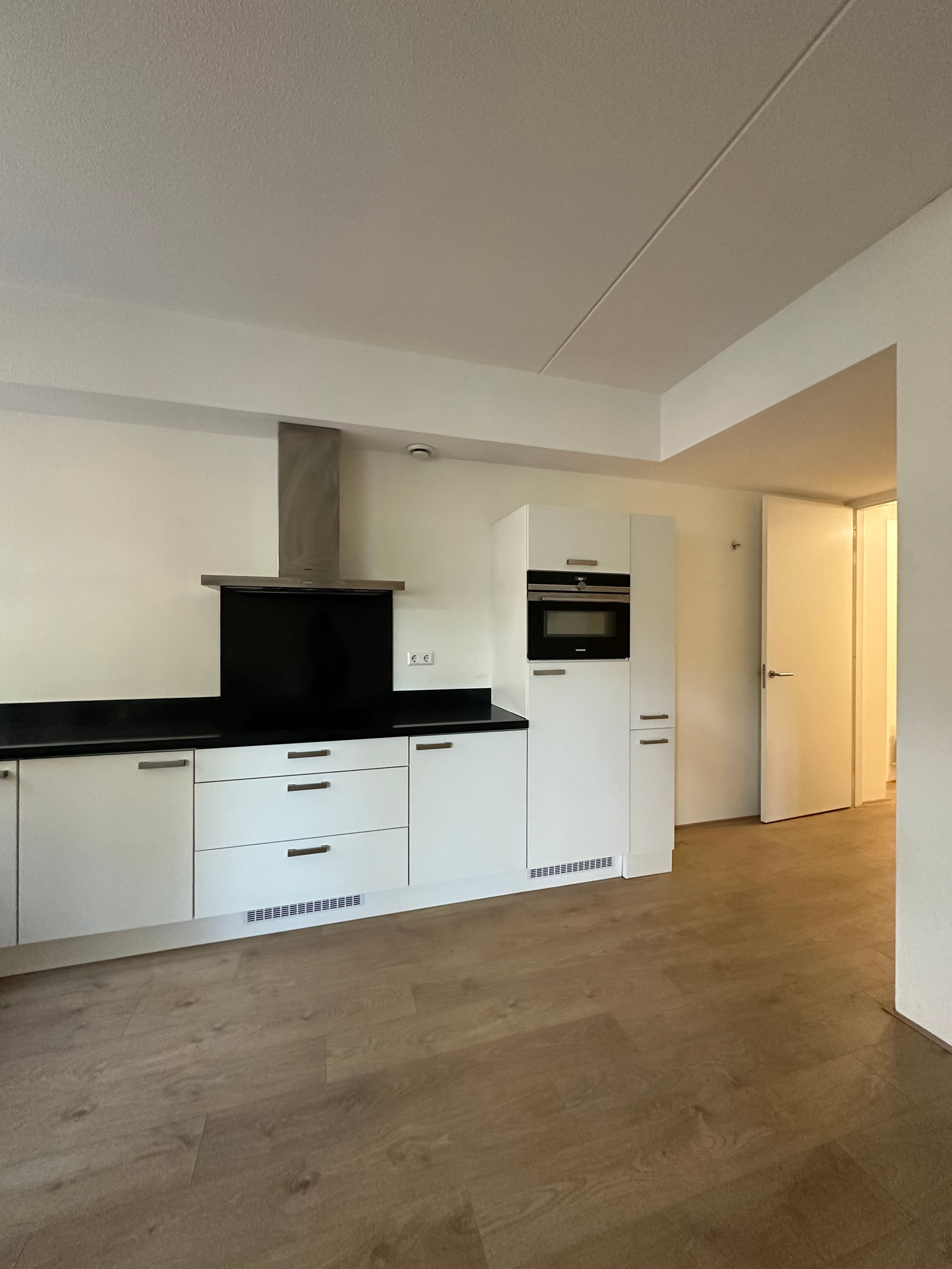 Appartement te huur: Koningin Sophiestraat 182, 'S-Gravenhage