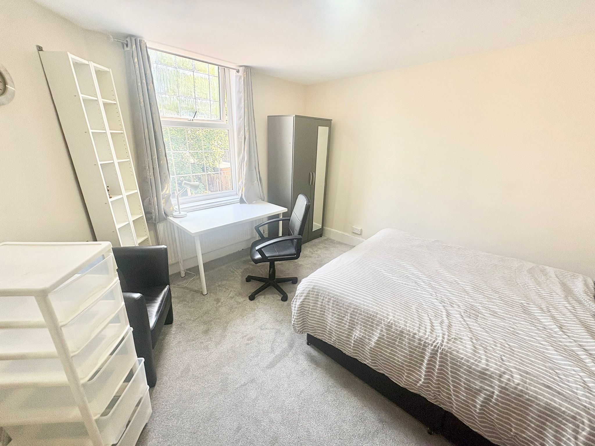 Room Soho Avenue in Birmingham