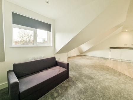 Flat St Albans Road in Watford