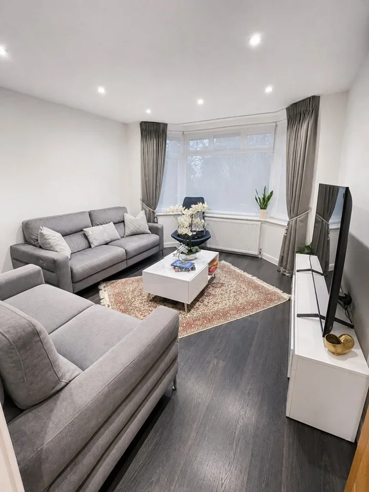 House Middleton Drive in Greater London