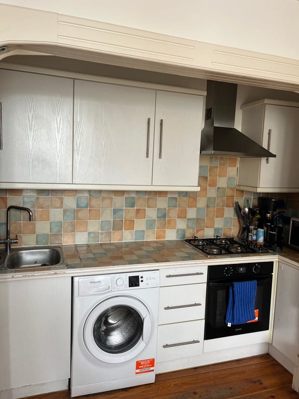 Room Hubert Grove in Greater London