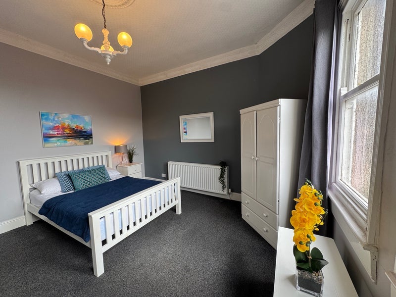 Room Smith Street in Dudley