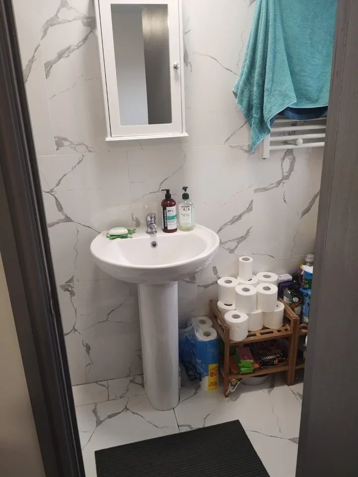 Flat Merlin Close in Greater London