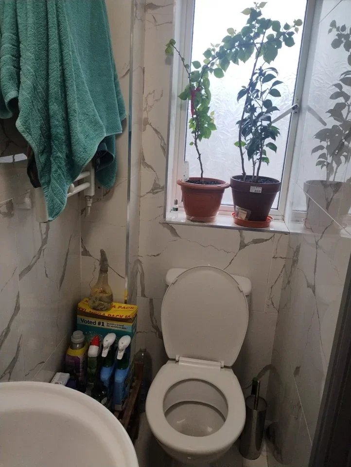 Flat Merlin Close in Greater London