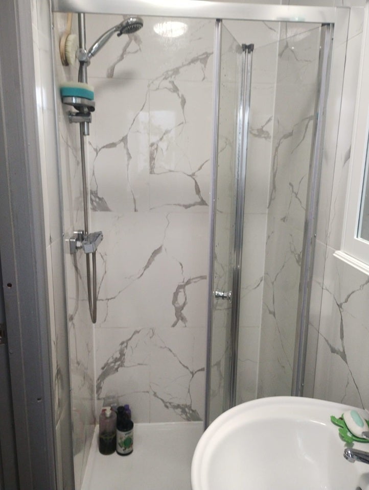 Flat Merlin Close in Greater London