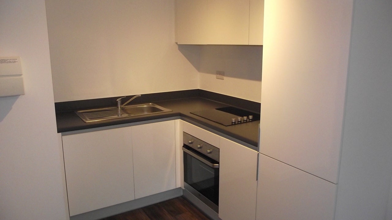 Flat Waterfront West in Brierley Hill