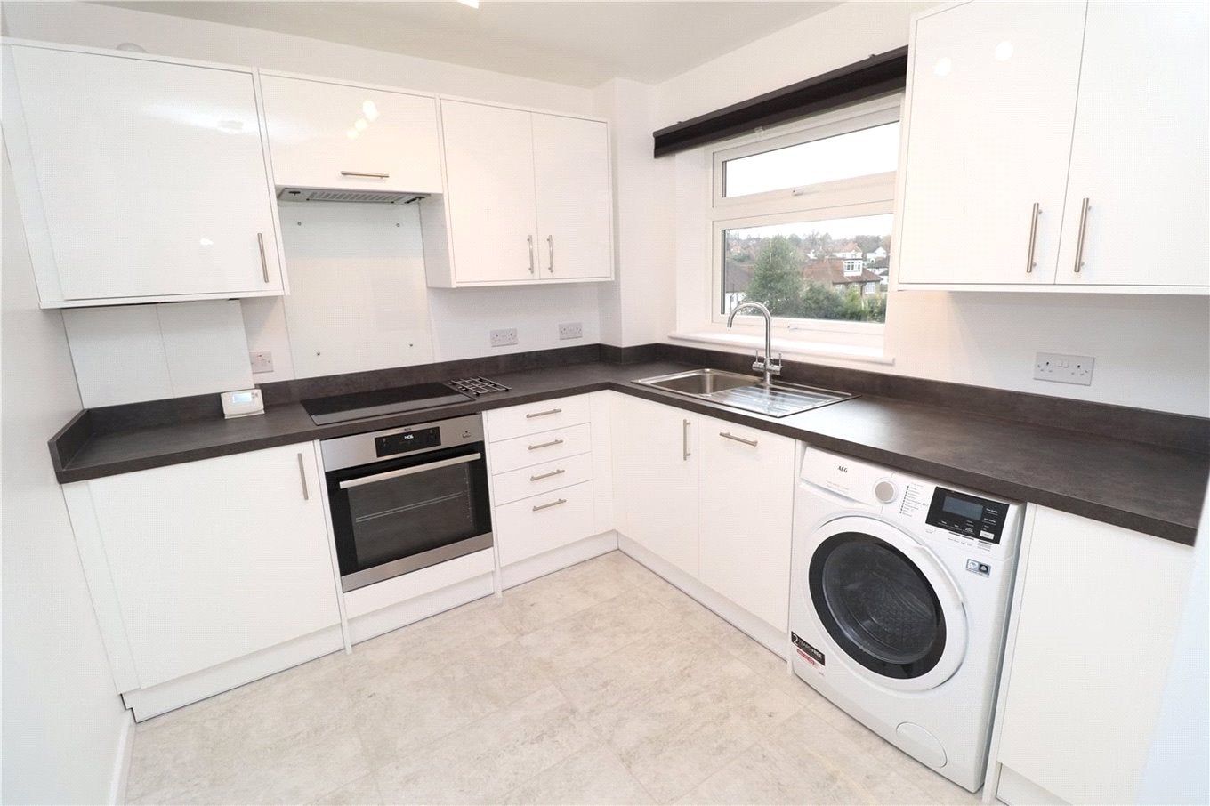Flat Albemarle Road in Greater London