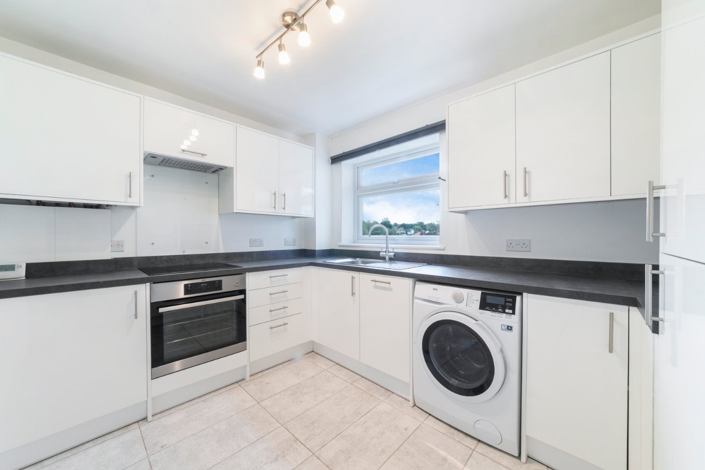 Flat Albemarle Road in Greater London