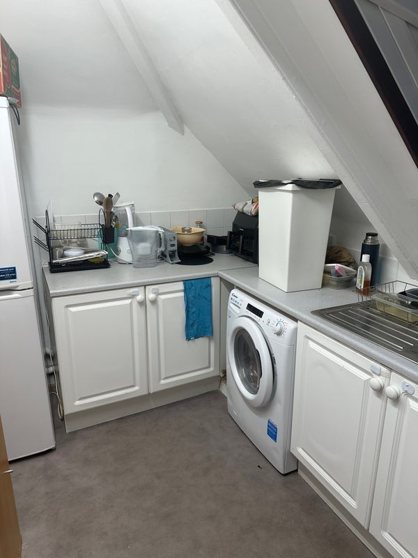Room Derwent Crescent in Greater London