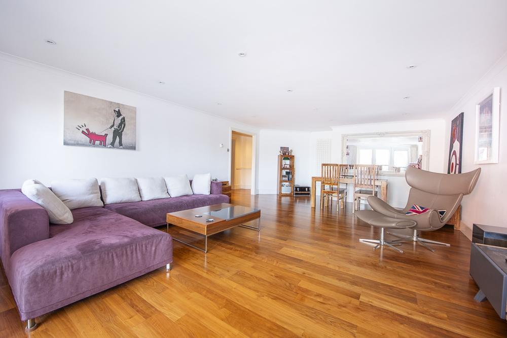 Flat Queensmead in Greater London