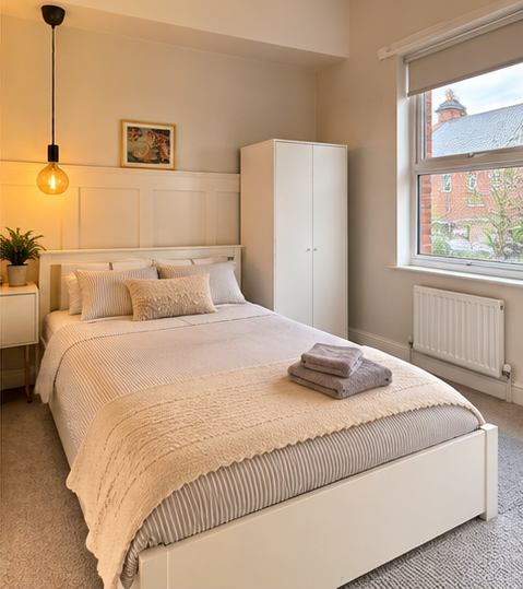 Room Mill Hill Road in Wakefield