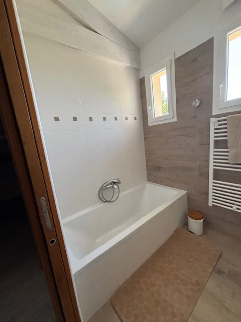 Room Chemin de la Burlière in Pierrevert